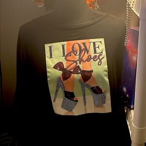 Black T-shirt with platform shoes very sassy